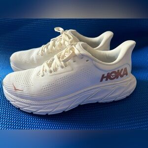 Hoka Arahi 7 Women’s size 8 LIKE NEW!